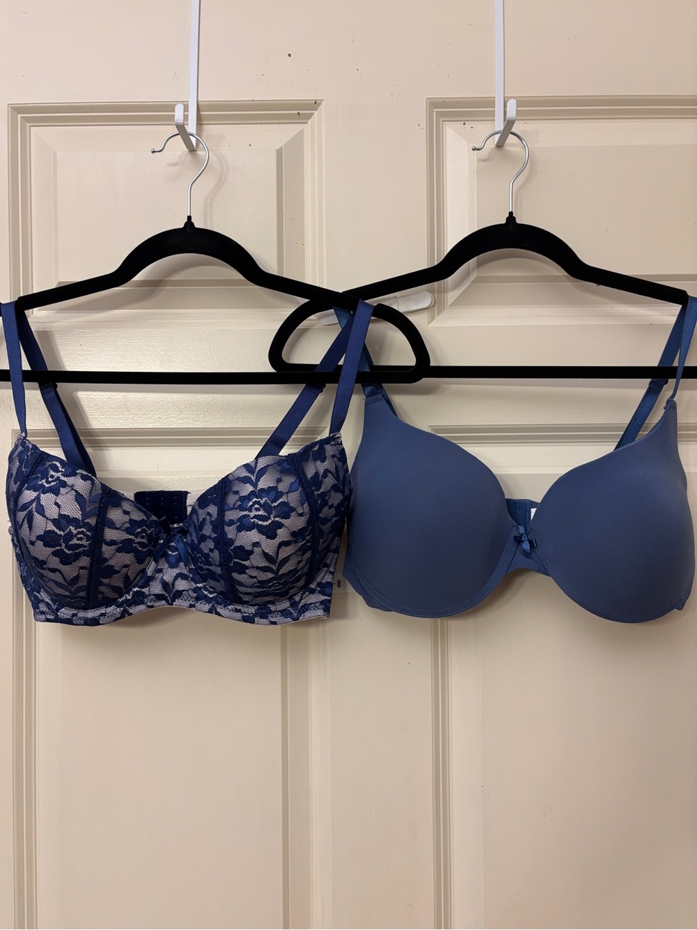 Paramour by Felina Navy Lace and Secret Treasures Smooth Molded Cup Bra Set